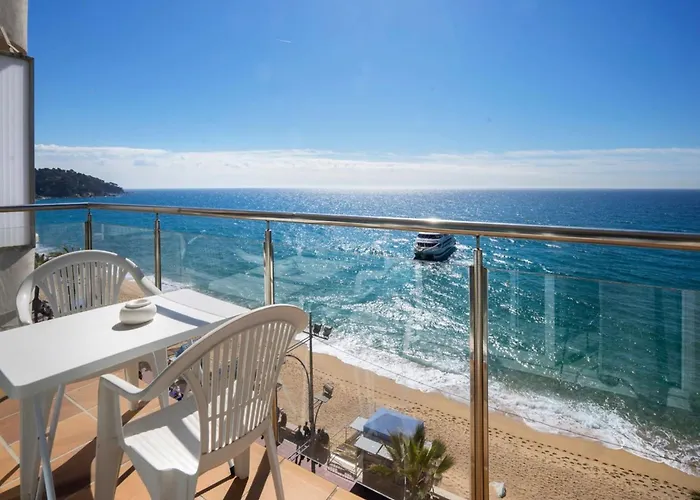 In Lloret Near Lloret يوريت دي مار