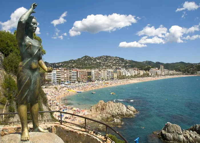 In Lloret Near Lloret Apartman